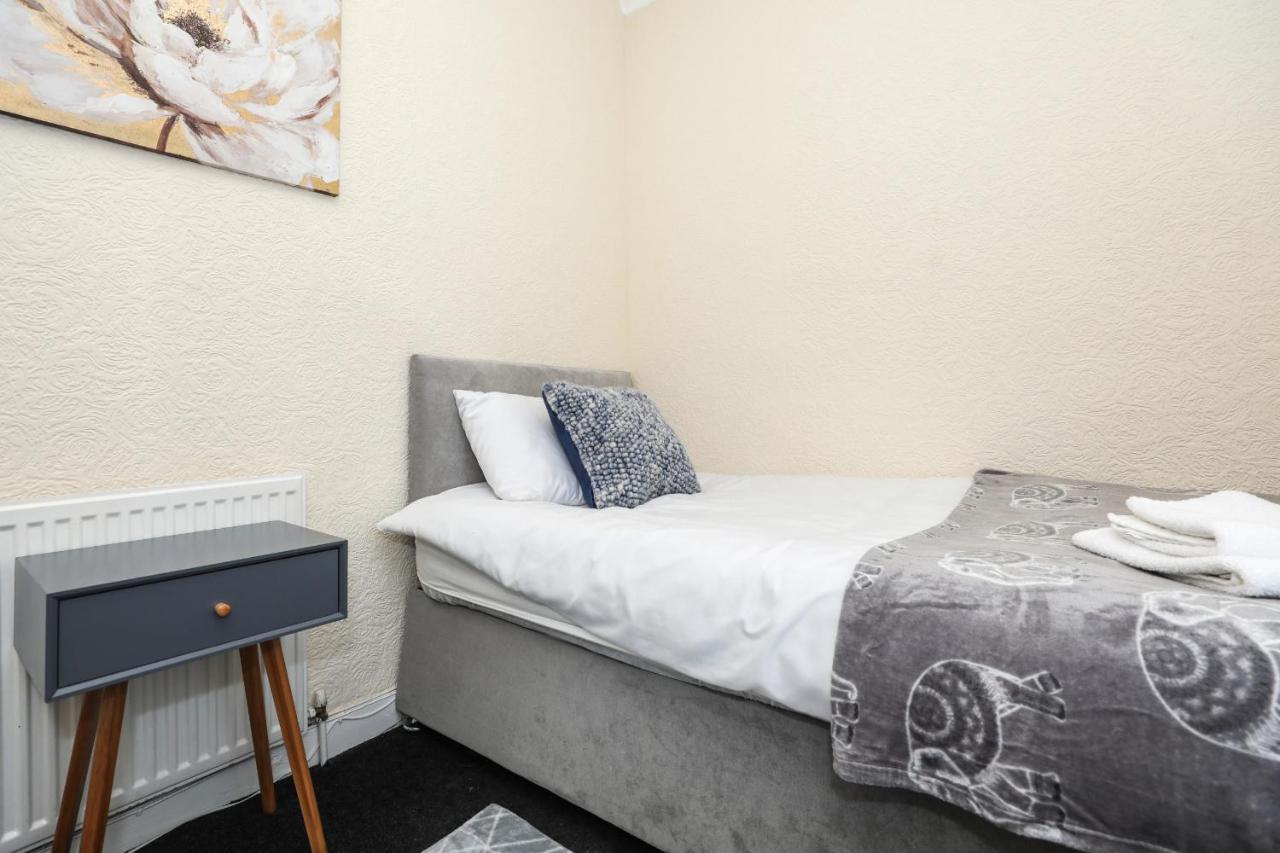 Modern Guest House - Central Inverness - Complimentary Snacks - Free Parking 외부 사진