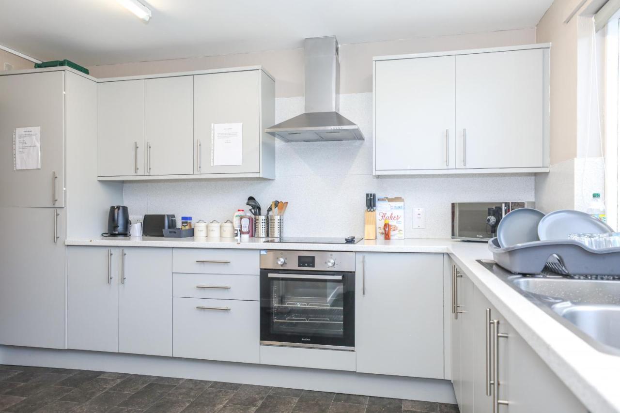 Modern Guest House - Central Inverness - Complimentary Snacks - Free Parking 외부 사진