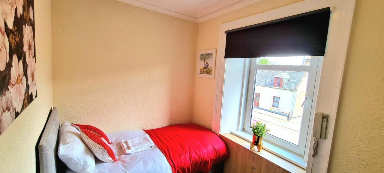 Modern Guest House - Central Inverness - Complimentary Snacks - Free Parking 외부 사진