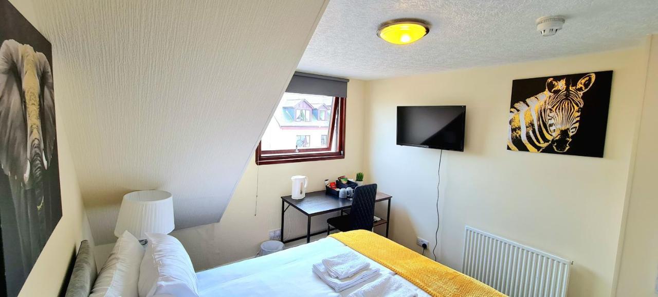 Modern Guest House - Central Inverness - Complimentary Snacks - Free Parking 외부 사진